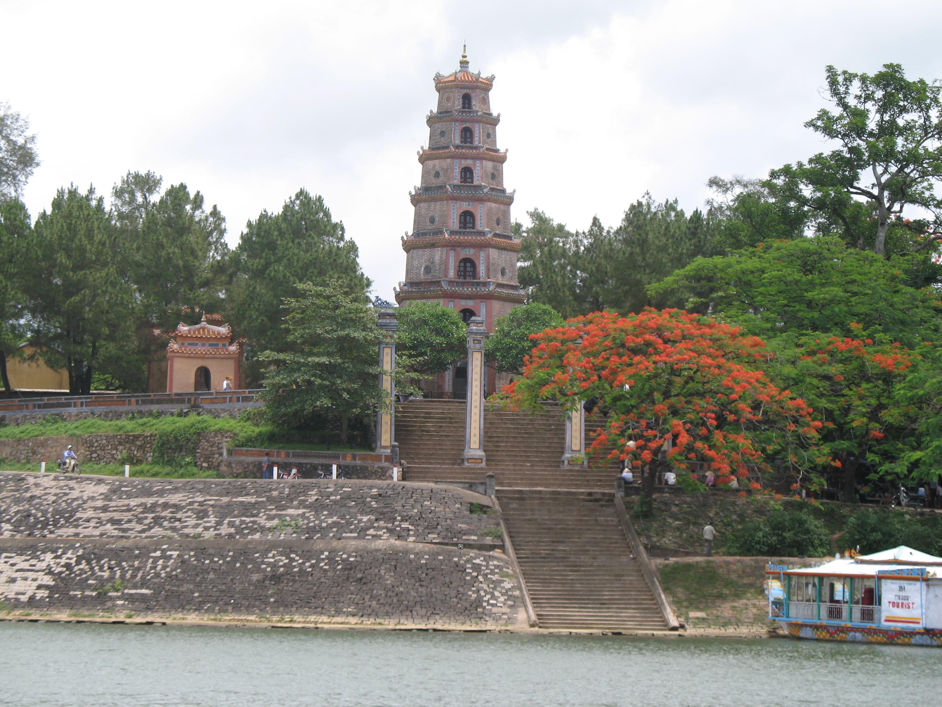 Thien Mu Pagoda, Hue City