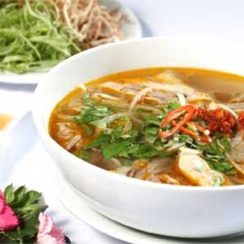 Bún Bò Huế Is The Vietnamese Soup You Need To Know About